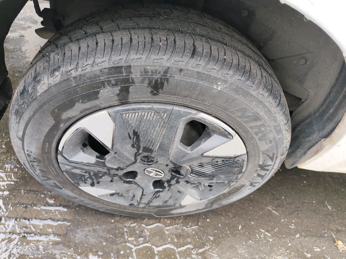 2023 Tata TIGOR XZ PLUS CNG, CNG, Manual, 26,778 km, tyre