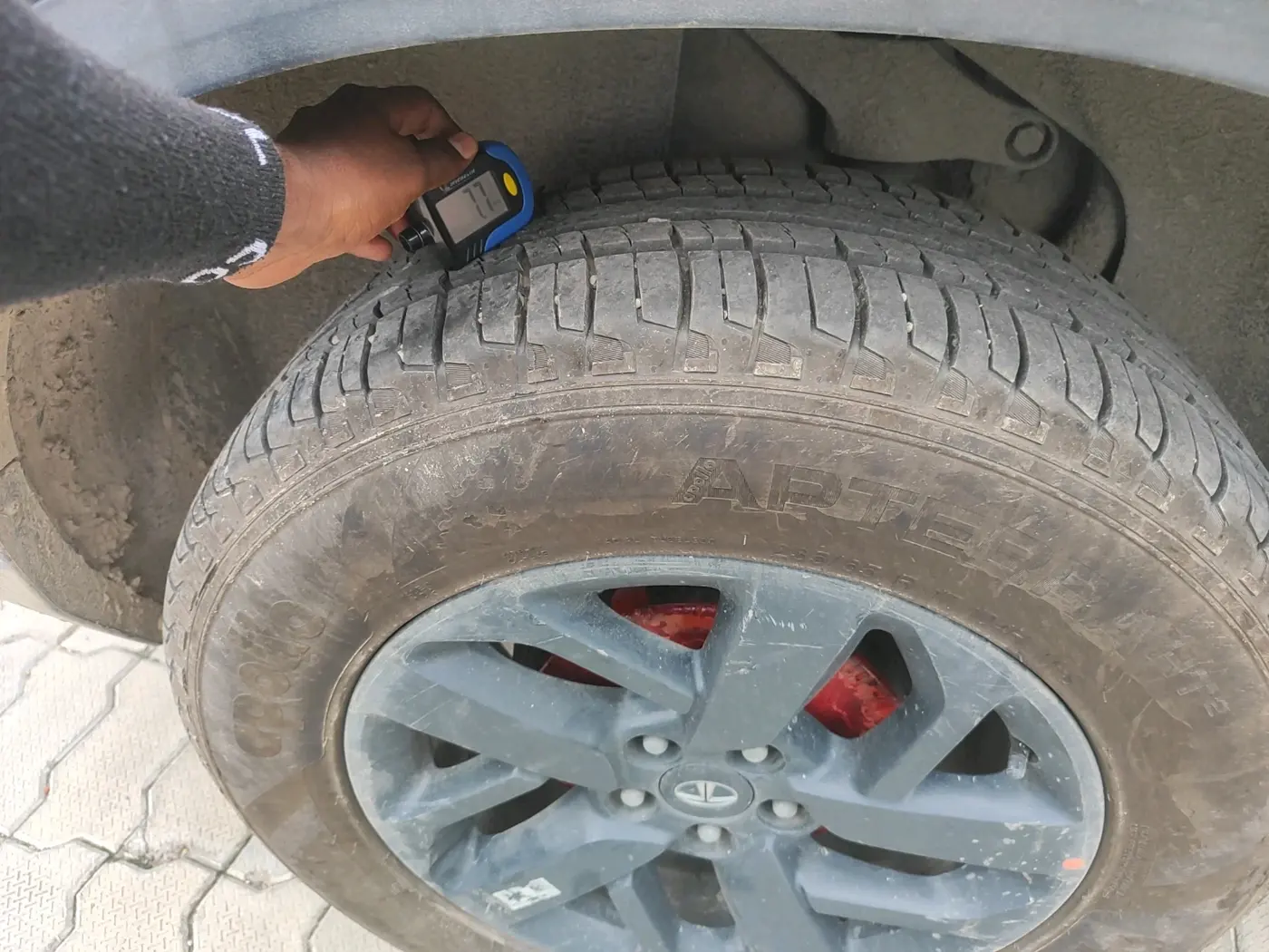 2022 Tata Harrier XTA 2.0L KRYOTEC PLUS, Diesel, Automatic, 69,195 km, tyre