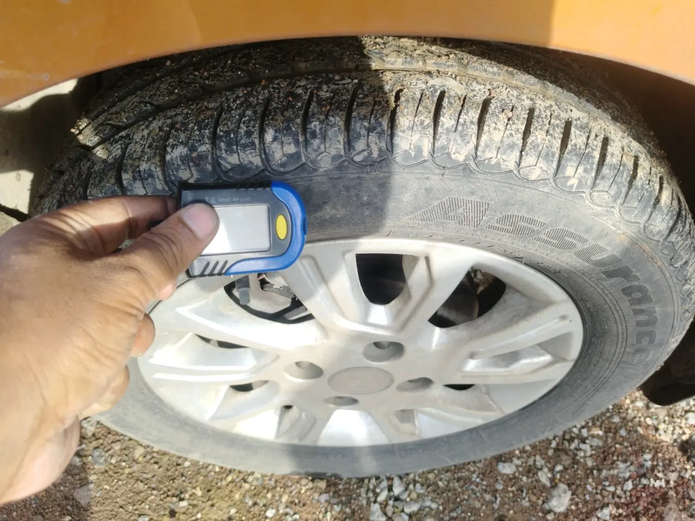 2017 Tata Tiago XZ PETROL, CNG, Manual, 17,073 km, tyre