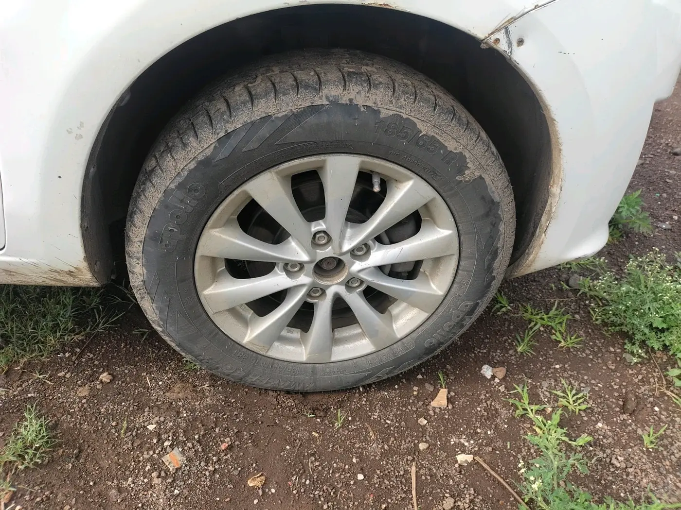 2013 Maruti Ertiga ZDI, Diesel, Manual, 2,11,540 km, tyre