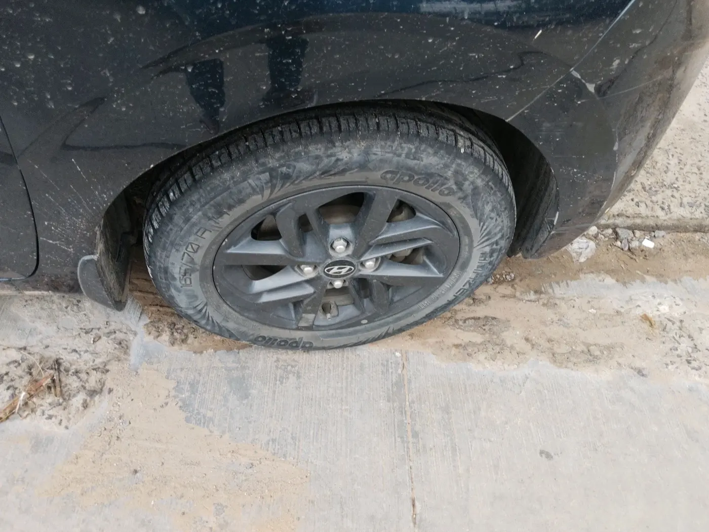 2022 Hyundai GRAND I10 NIOS SPORTZ AMT 1.2 KAPPA VTVT, Petrol, Automatic, 30,788 km, tyre