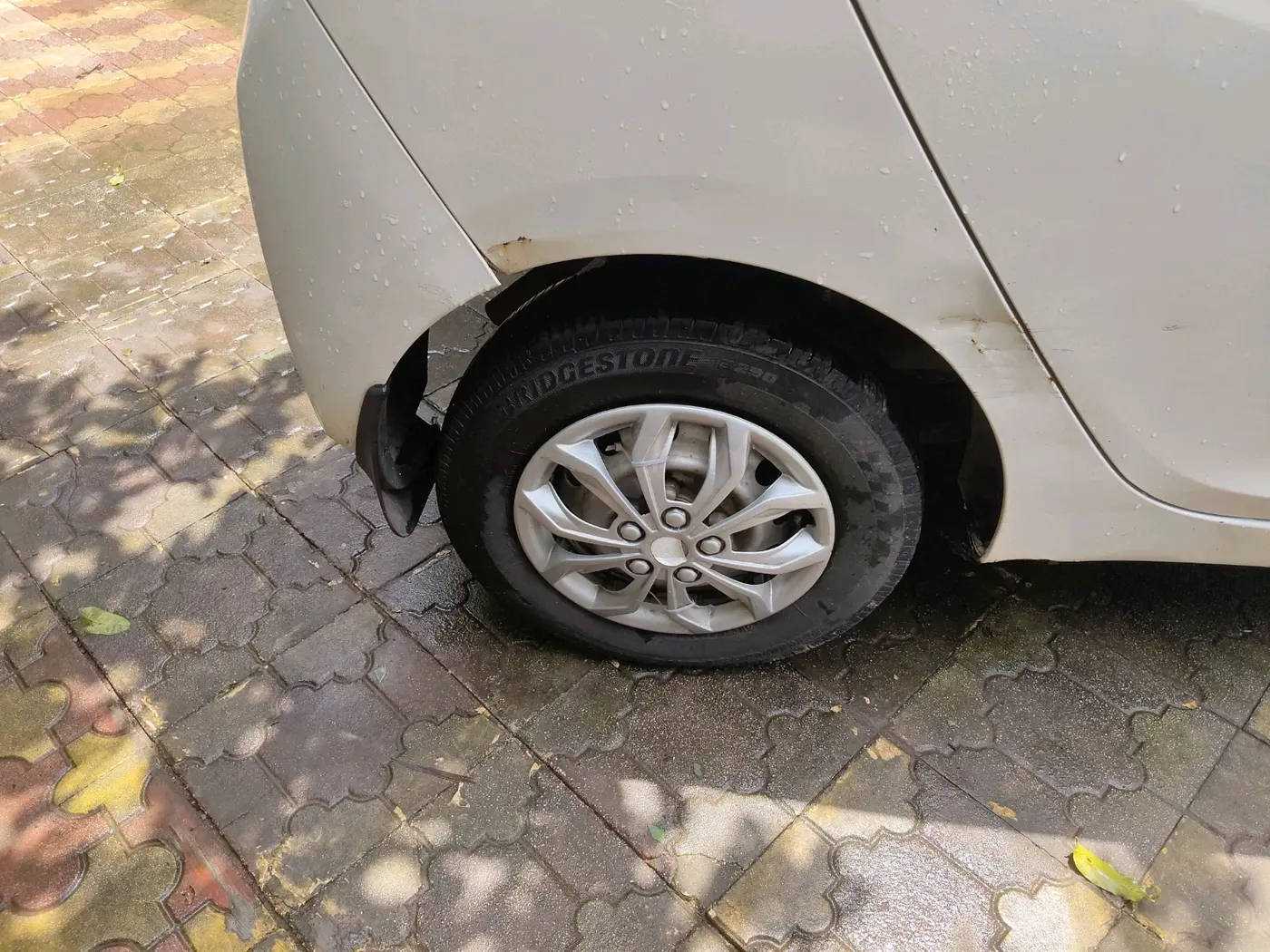 2013 Hyundai Eon ERA +, Petrol, Manual, 7,537 km, tyre