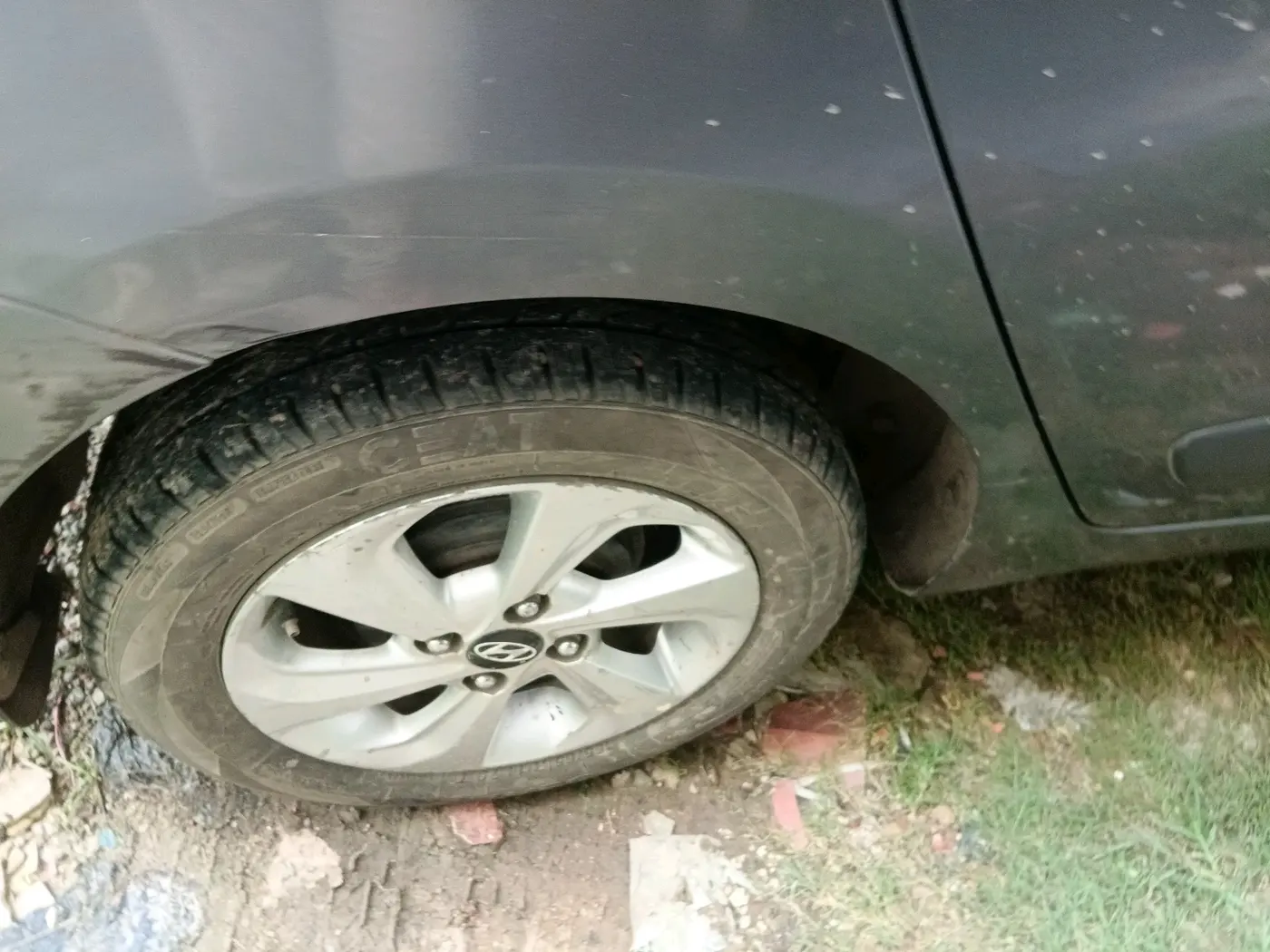 2017 Hyundai Xcent SX 1.2, Petrol, Manual, 58,406 km, tyre
