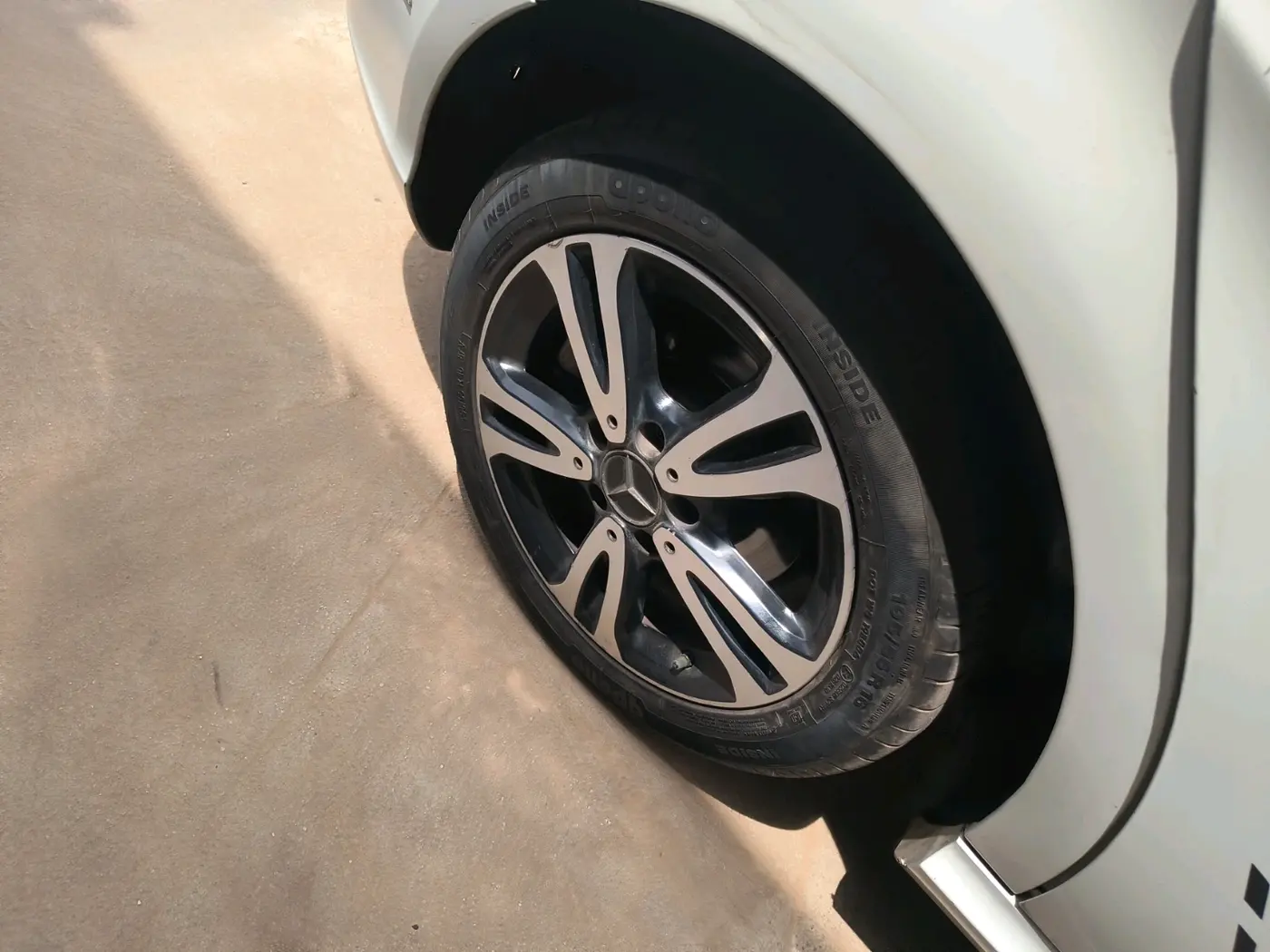 2014 Mercedes Benz B Class B180, Diesel, Automatic, 82,259 km, tyre