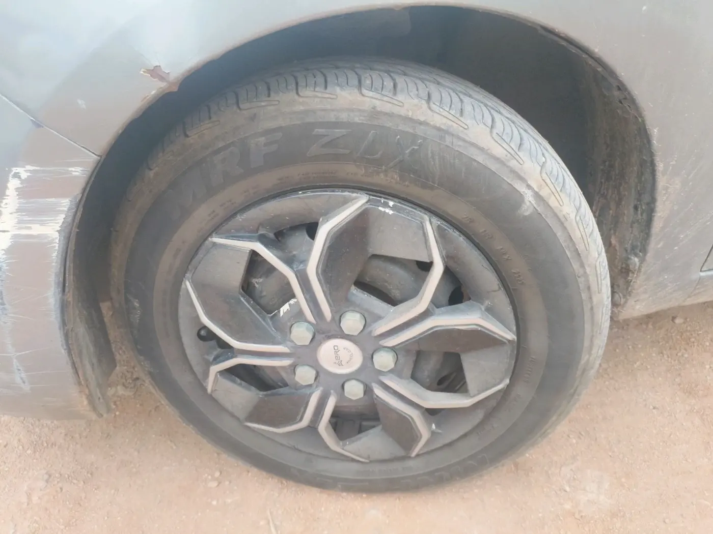 2014 Chevrolet Sail 1.2 LS ABS, Petrol, Manual, 1,90,124 km, tyre