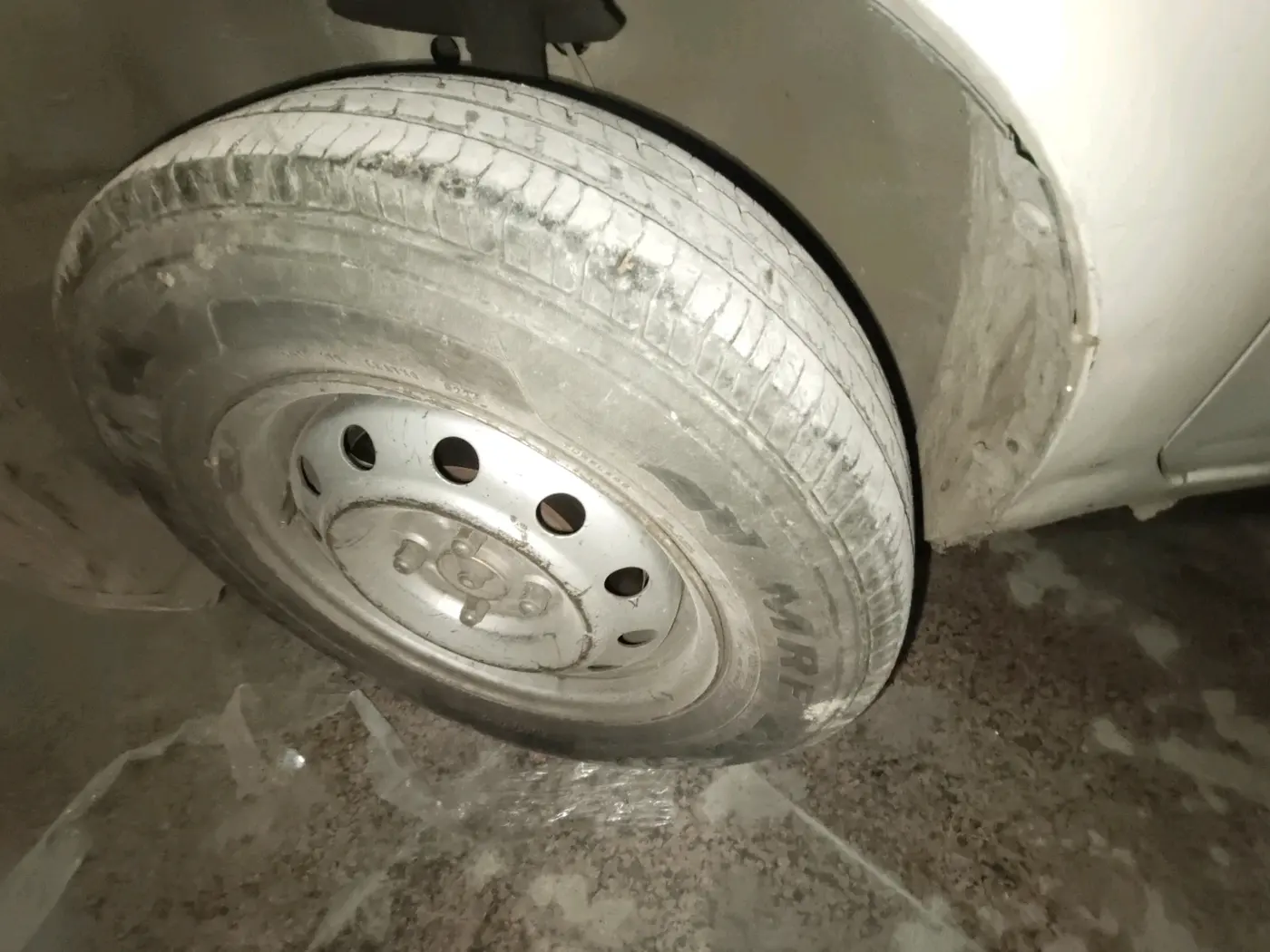 2016 Maruti Ritz LXI, CNG, Manual, 1,28,932 km, tyre