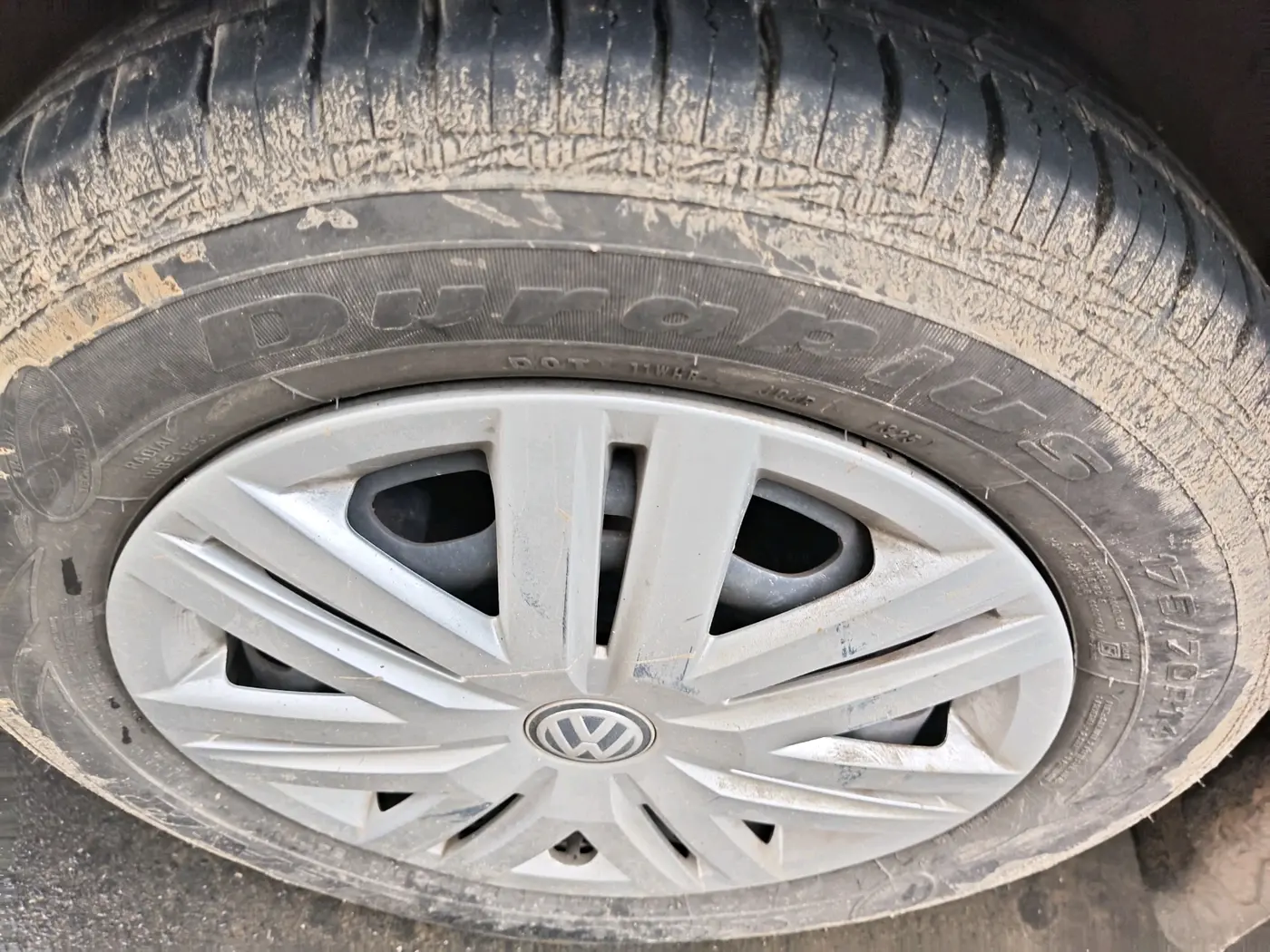2020 Volkswagen Polo TRENDLINE 1.0L, Petrol, Manual, 96,276 km, tyre
