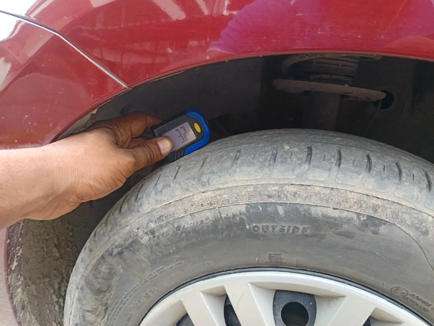 2019 Maruti Dzire VXI, Petrol, Manual, 60,537 km, tyre
