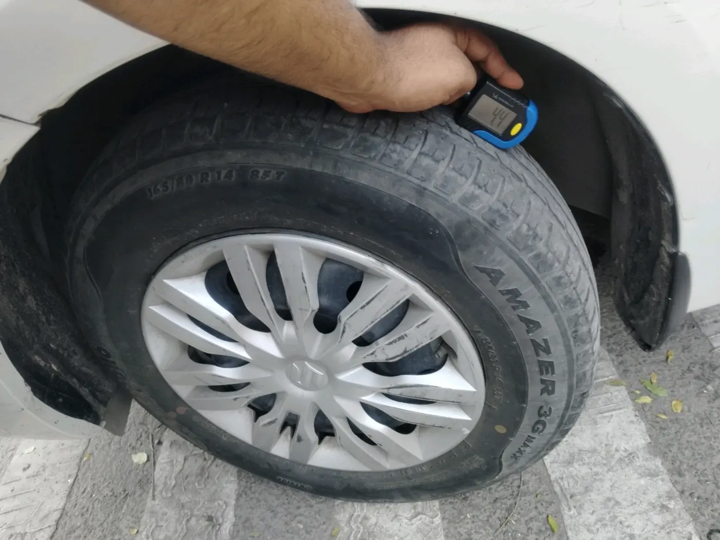 2020 Maruti Dzire VXI, Petrol, Manual, 74,258 km, tyre