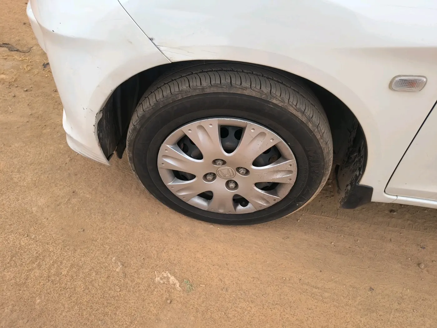 2015 Honda Amaze 1.2L I-VTEC S, Petrol, Manual, 61,942 km, tyre