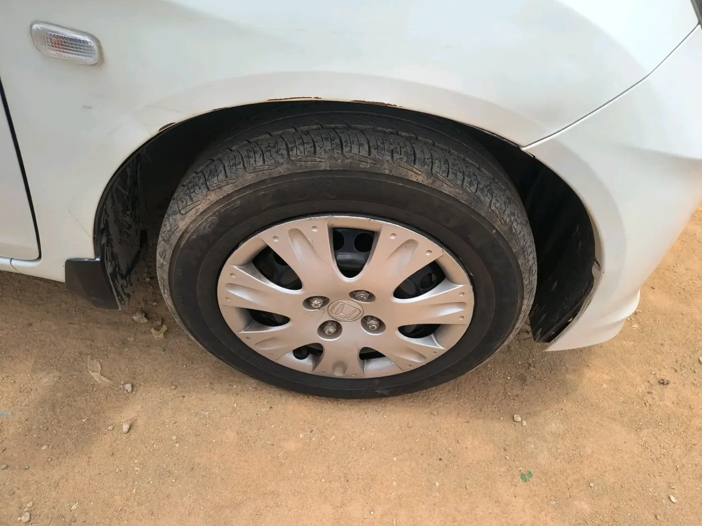 2015 Honda Amaze 1.2L I-VTEC S, Petrol, Manual, 61,942 km, tyre