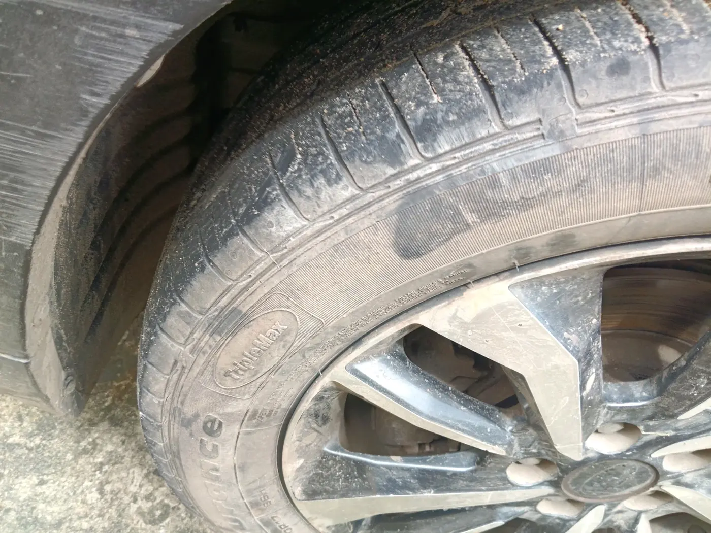 2019 Mahindra XUV300 W8 (O) 1.5 DIESEL, Diesel, Manual, 1,51,885 km, tyre