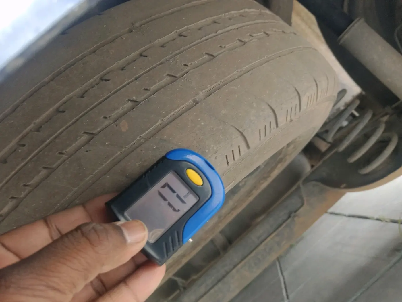 2013 Mahindra Verito 1.5 D4, Diesel, Manual, 2,17,347 km, tyre