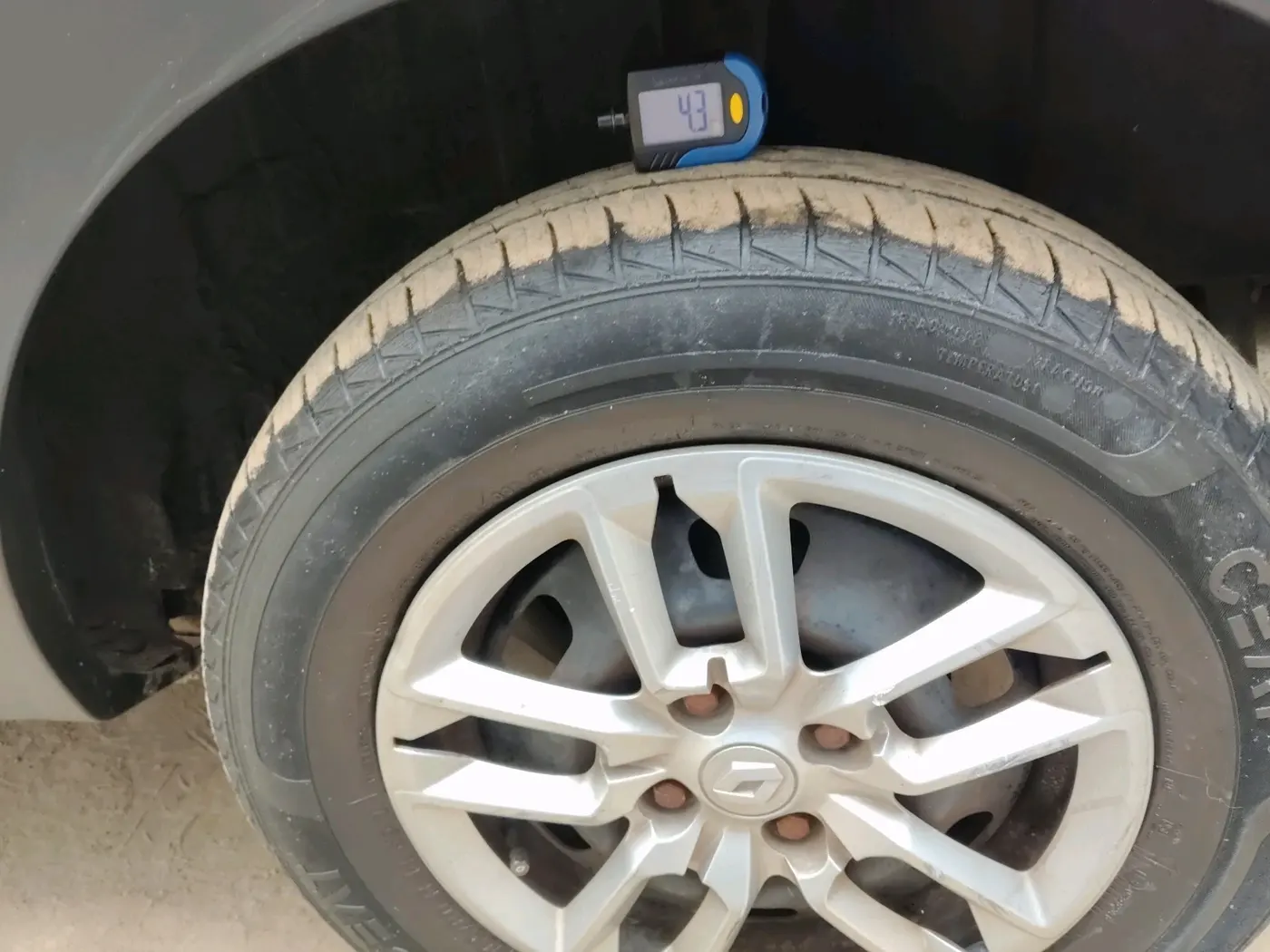 2019 Renault TRIBER RXT, Petrol, Manual, 23,525 km, tyre