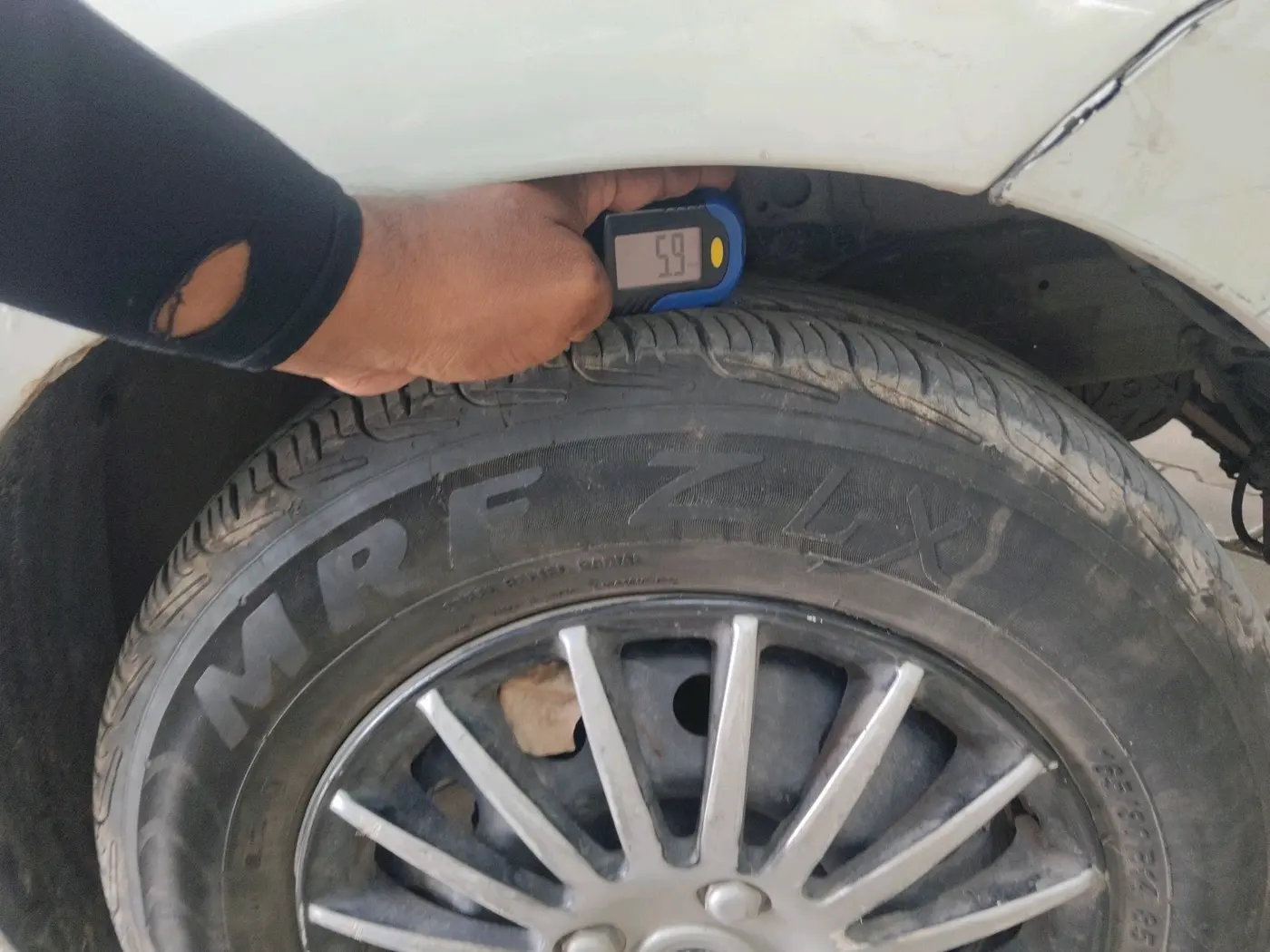 2018 Maruti Swift LXI, CNG, Manual, 86,048 km, tyre
