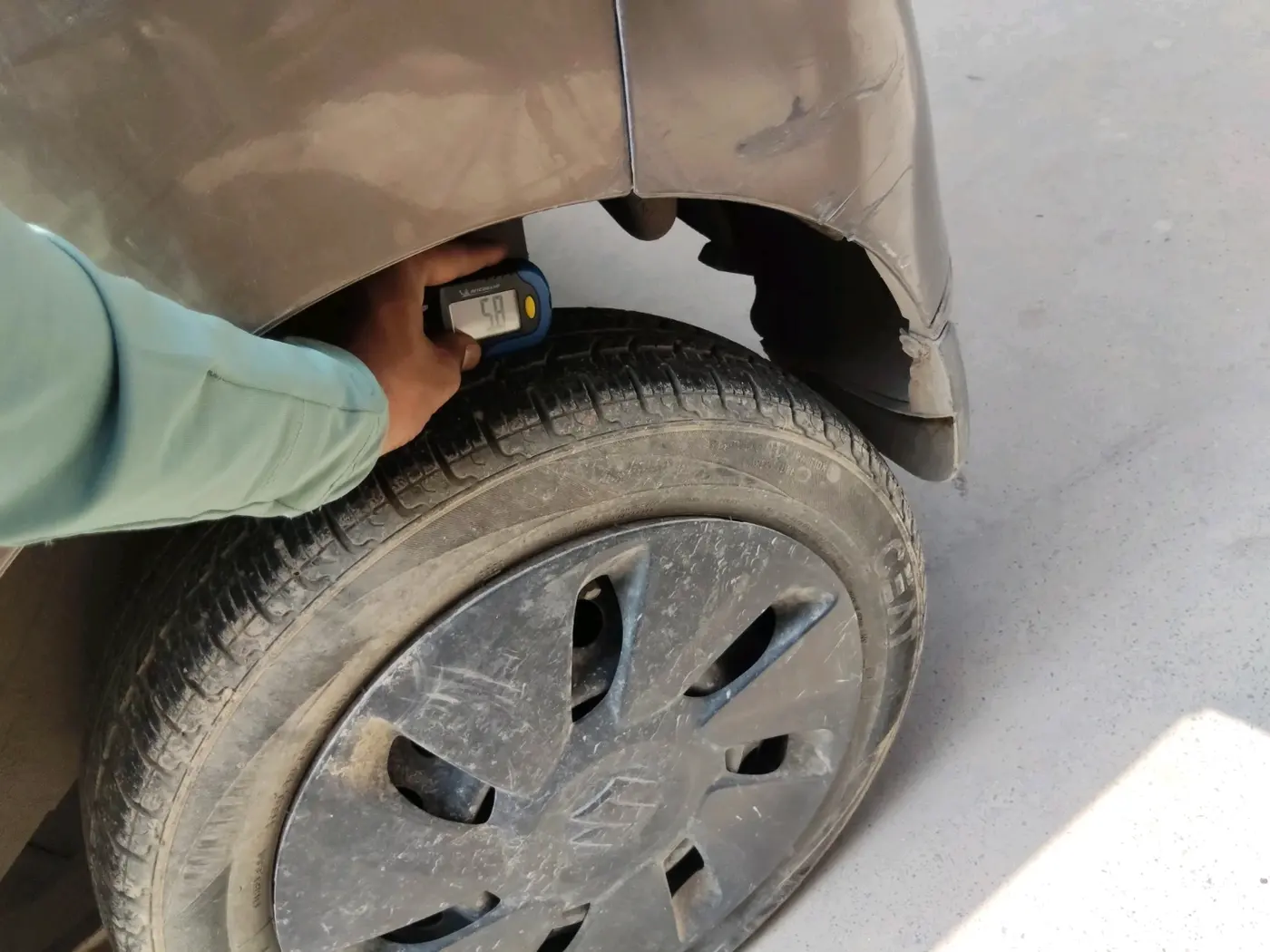 2012 Maruti Wagon R 1.0 VXI, Petrol, Manual, 33,887 km, tyre