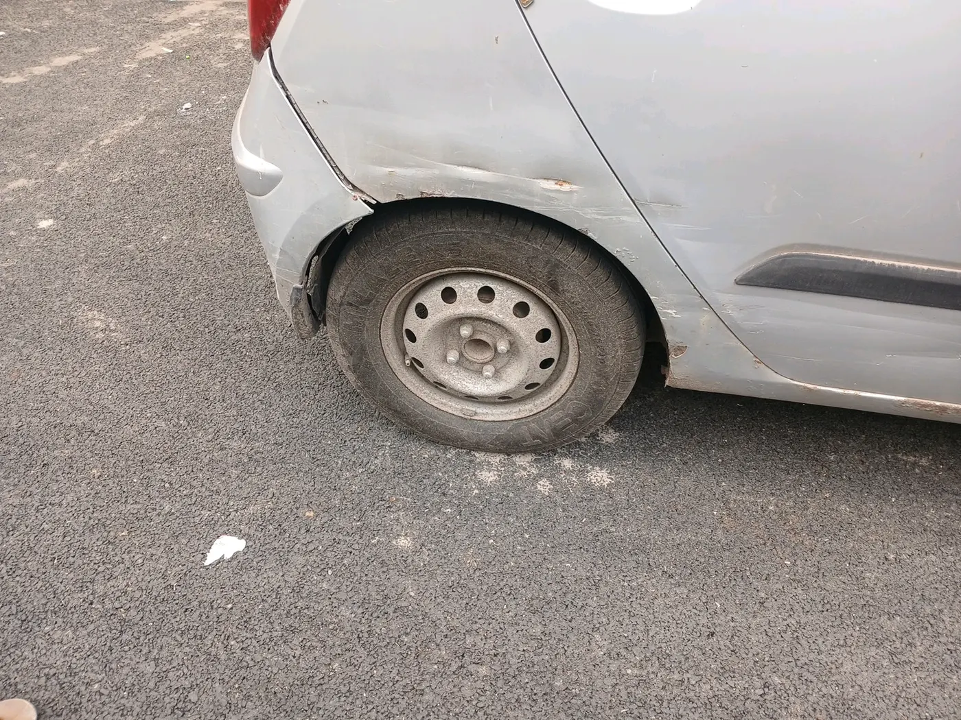 2015 Hyundai i10 MAGNA 1.1, CNG, Manual, 96,658 km, tyre