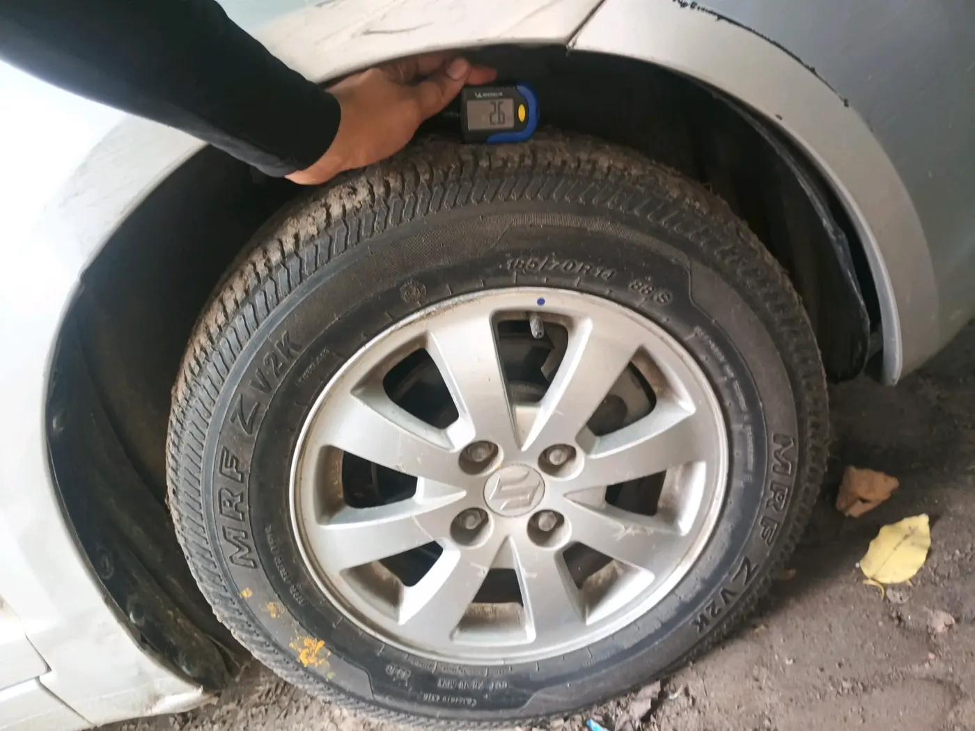 2011 Maruti Swift ZXI, Petrol, Manual, 63,614 km, tyre