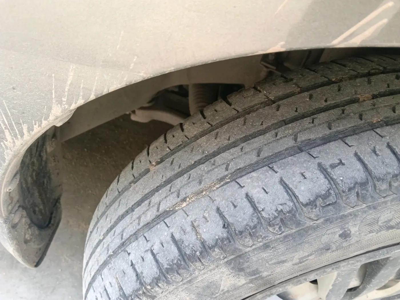 2017 Maruti Dzire LDI, Diesel, Manual, 78,974 km, tyre