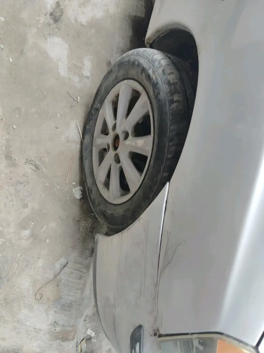 2014 Tata Indigo ECS LS TDI, Diesel, Manual, 90,838 km, tyre
