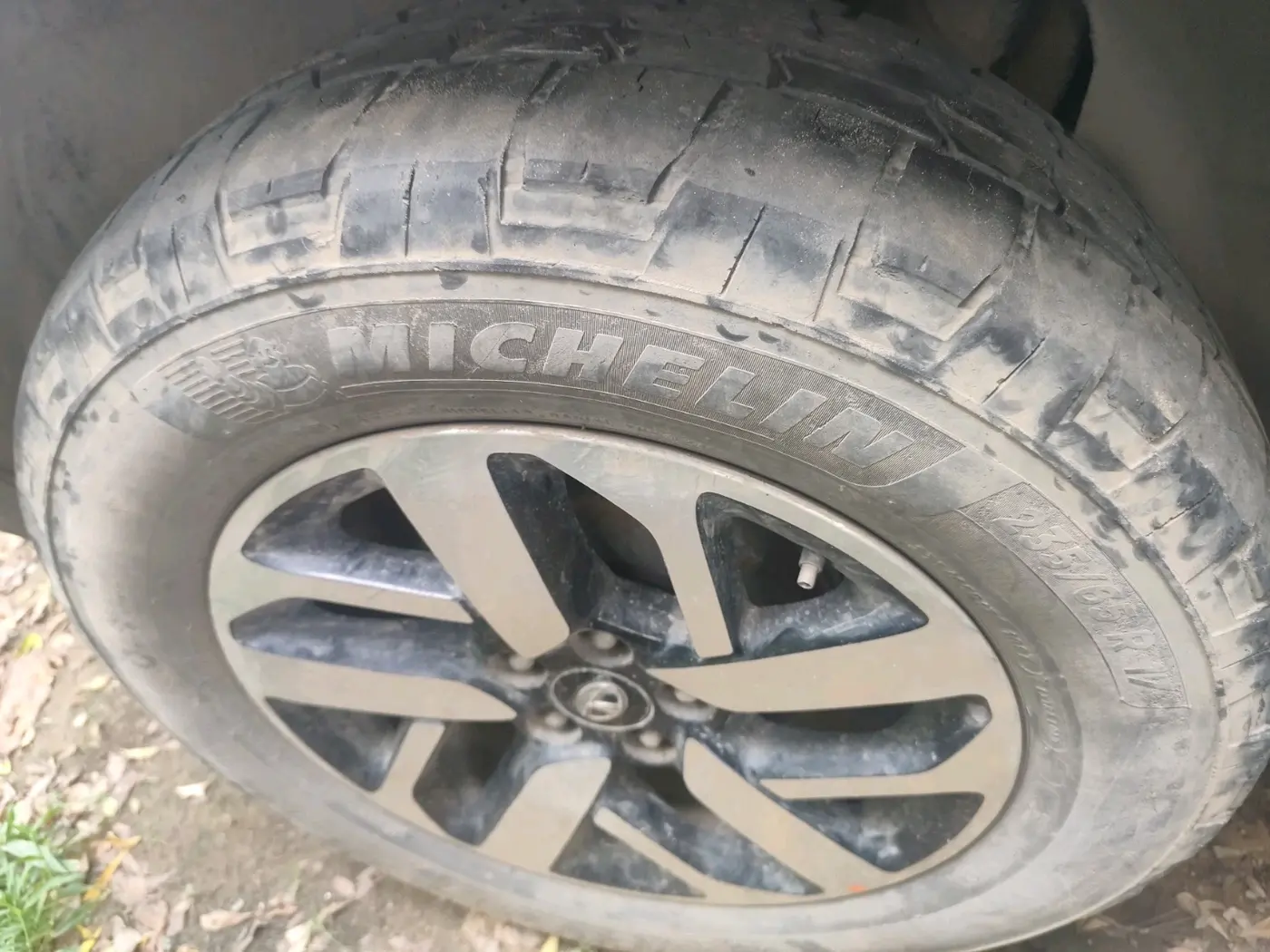 2021 Tata Harrier XZA PLUS 2.0L, Diesel, Automatic, 1,59,711 km, tyre
