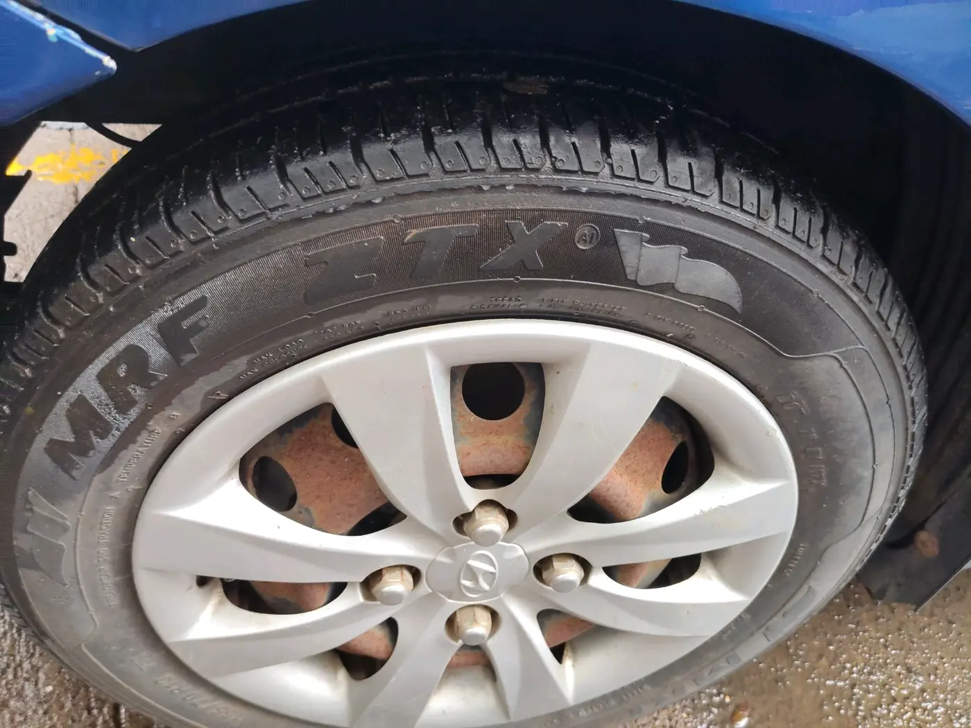 2012 Hyundai Eon MAGNA +, Petrol, Manual, 73,430 km, tyre