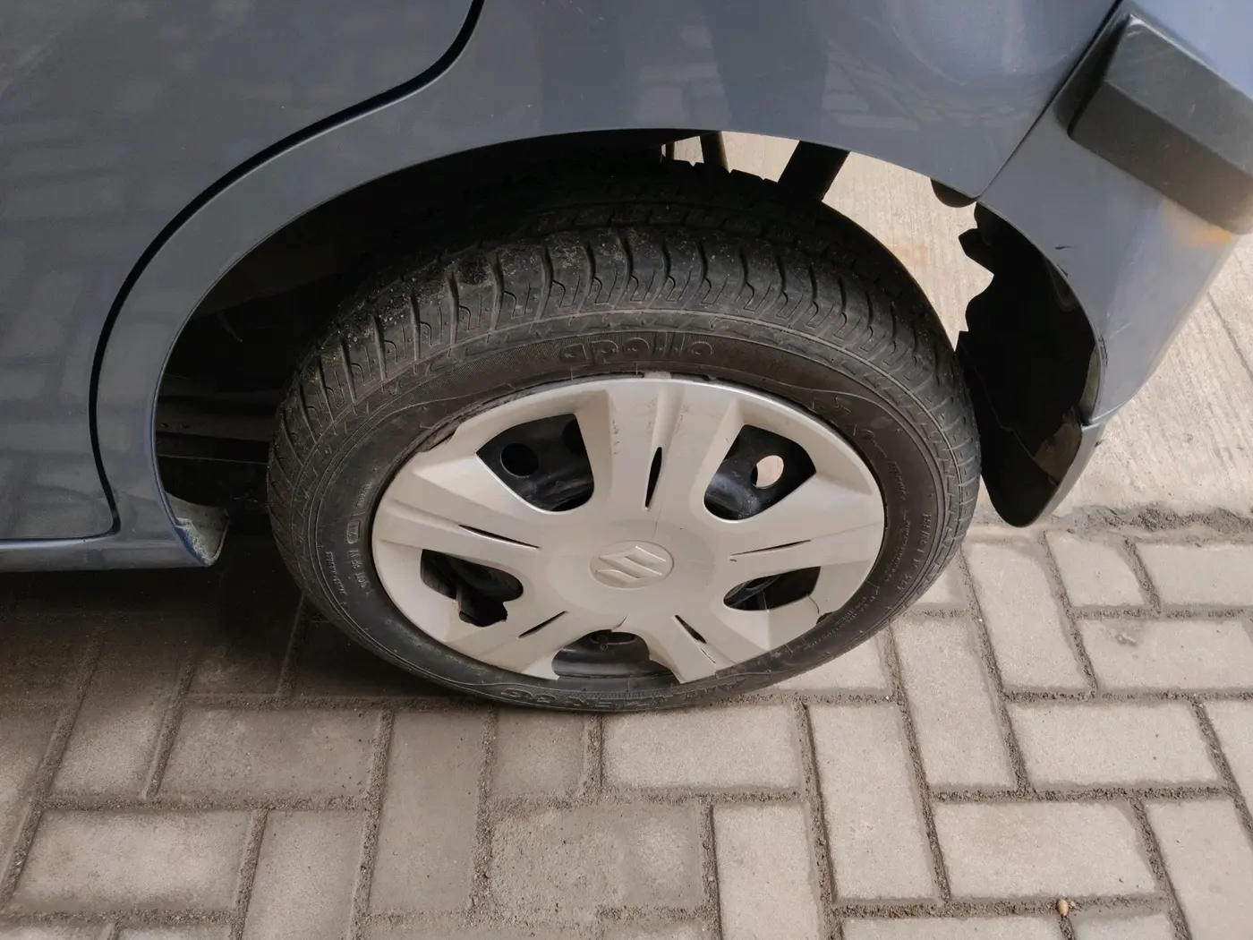 2012 Maruti Wagon R 1.0 VXI, Petrol, Manual, 76,120 km, tyre