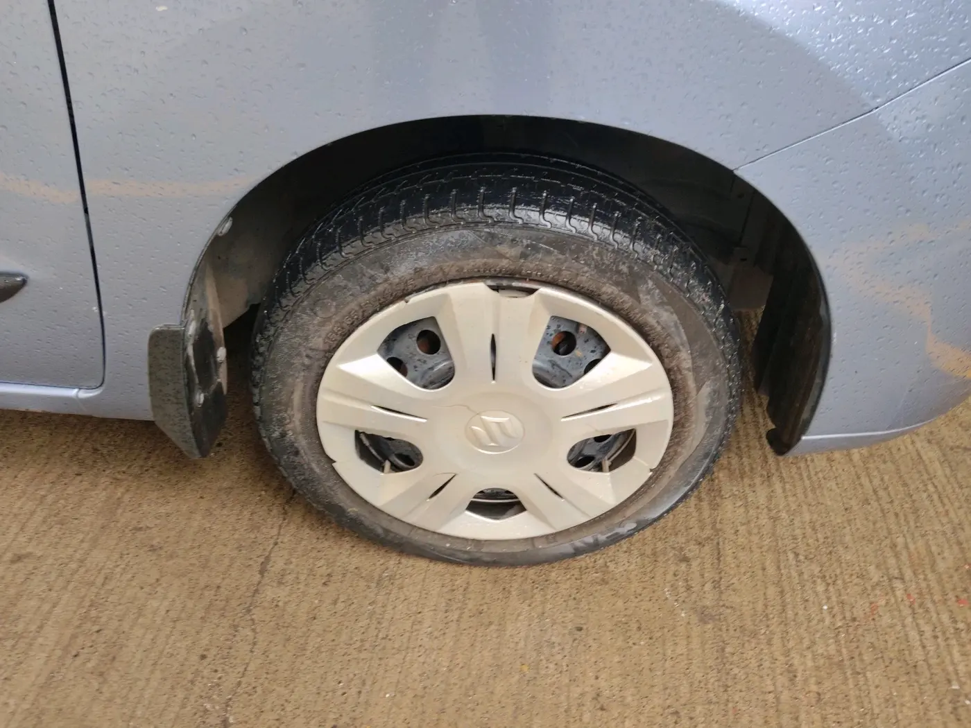 2012 Maruti Wagon R 1.0 VXI, Petrol, Manual, 76,120 km, tyre