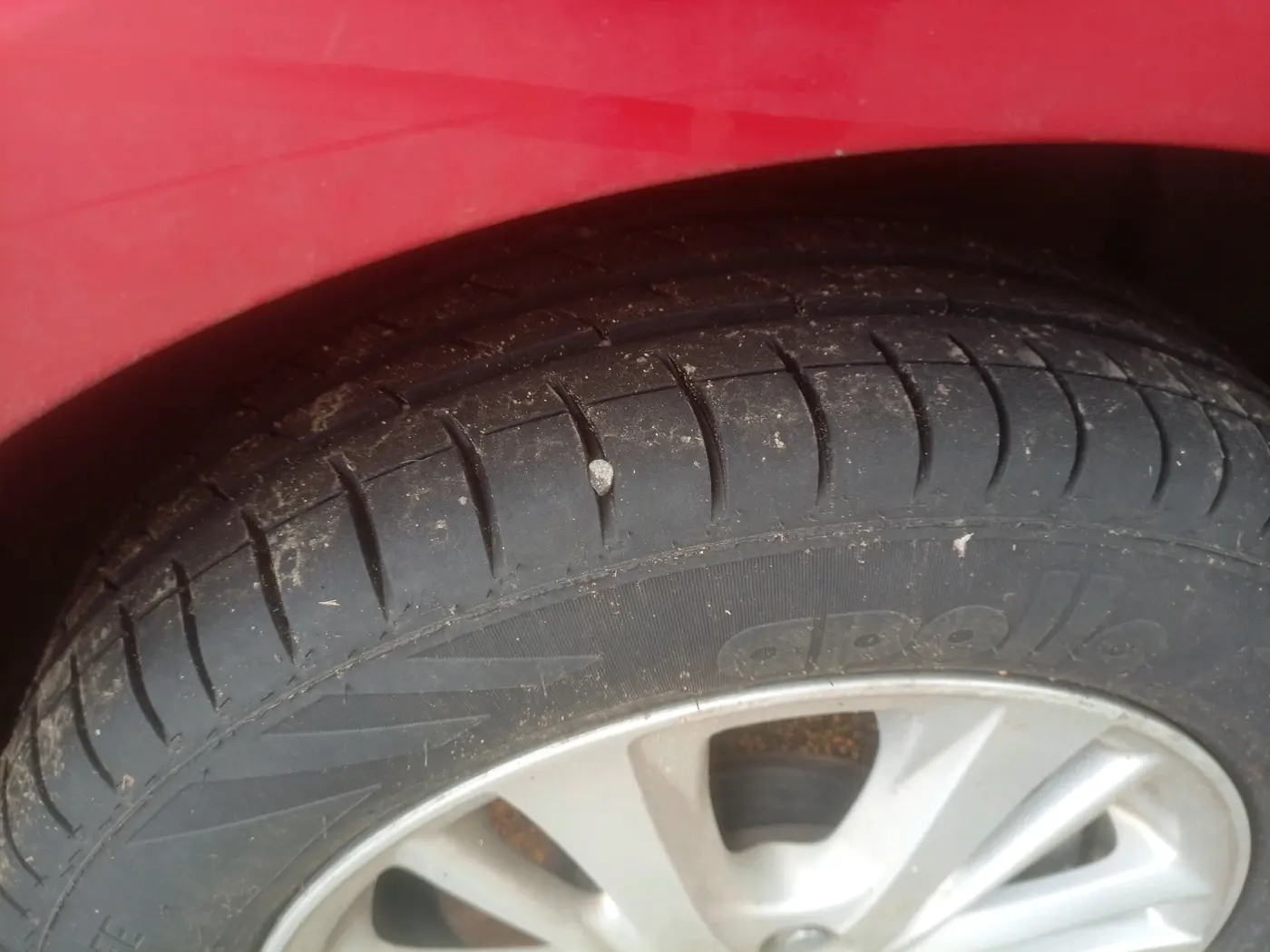 2018 Toyota YARIS V MT, Petrol, Manual, 76,181 km, tyre