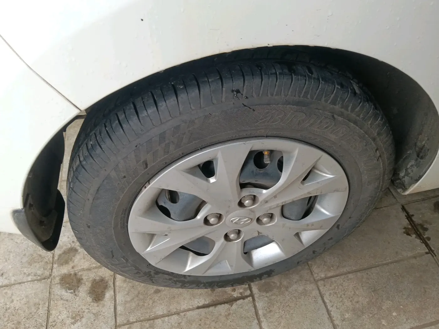 2016 Hyundai Grand i10 MAGNA AT 1.2 KAPPA VTVT, Petrol, Automatic, 53,801 km, tyre