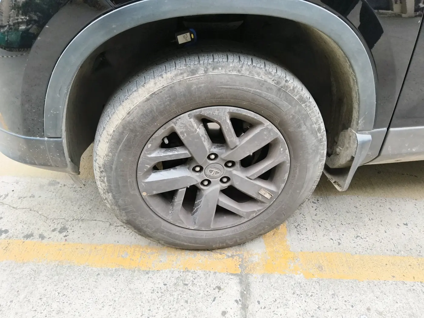 2022 Tata Harrier XTA 2.0L KRYOTEC PLUS, Diesel, Automatic, 50,329 km, tyre