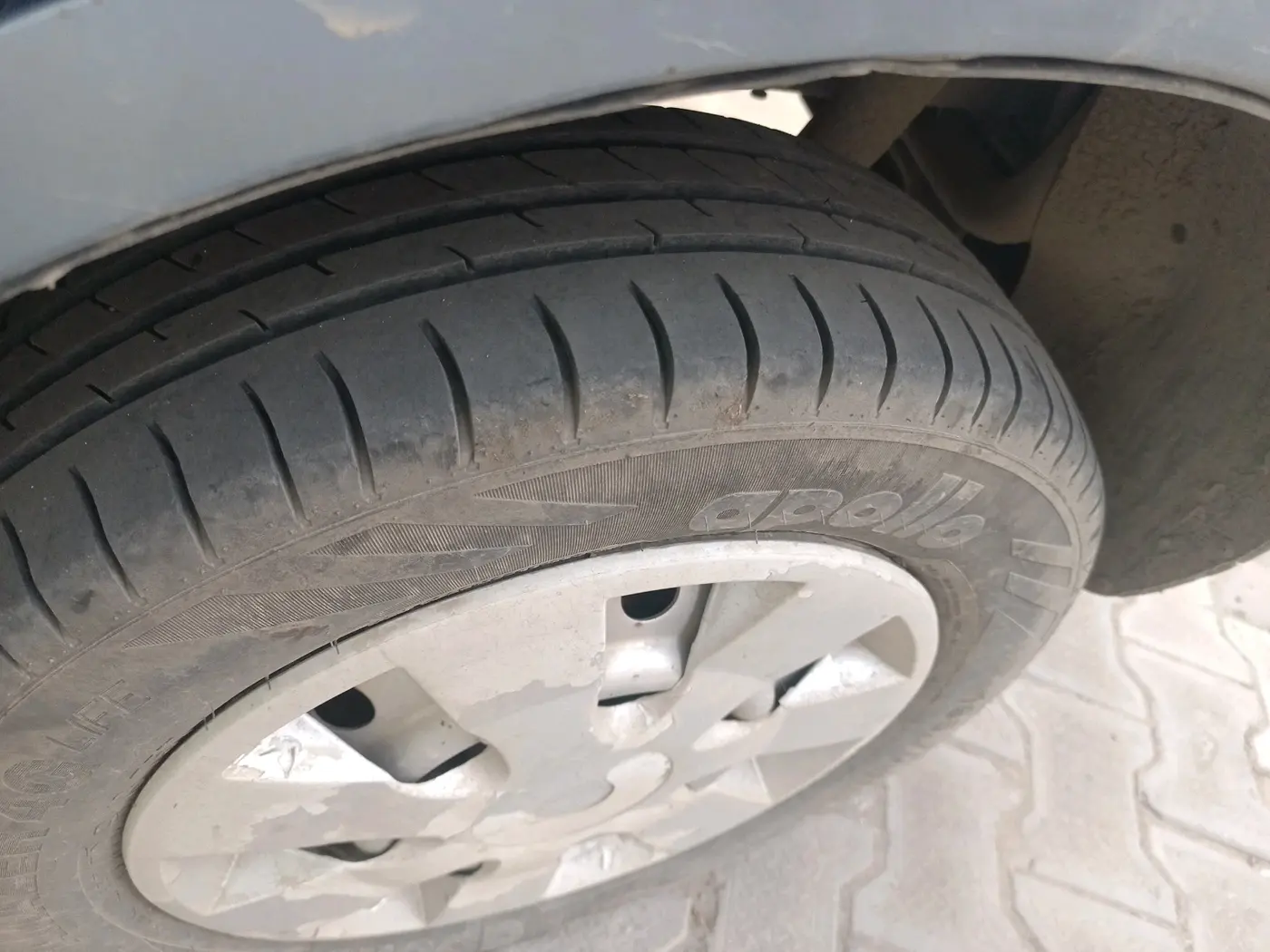 2012 Maruti Wagon R 1.0 LXI CNG, CNG, Manual, 1,08,109 km, tyre
