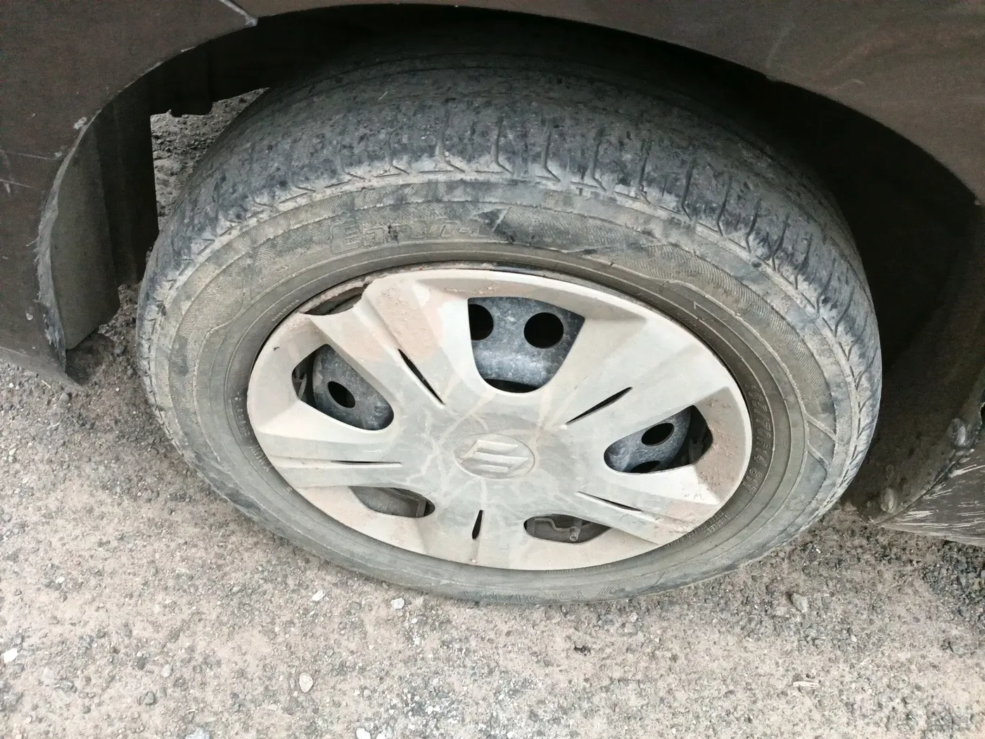 2013 Maruti Wagon R 1.0 VXI, Petrol, Manual, 73,252 km, tyre