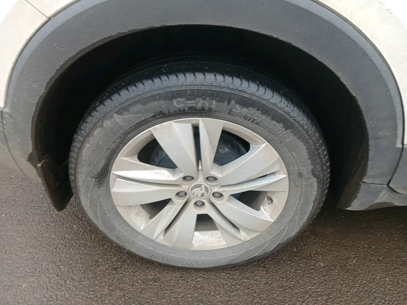 2024 Skoda KUSHAQ AMBITION 1.0L TSI MT, Petrol, Manual, 46,100 km, tyre