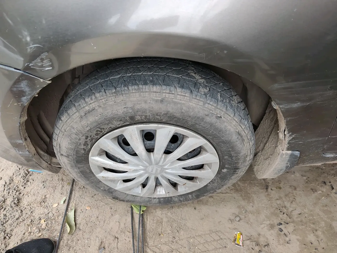 2016 Maruti Swift Dzire VXI, CNG, Manual, 1,69,456 km, tyre
