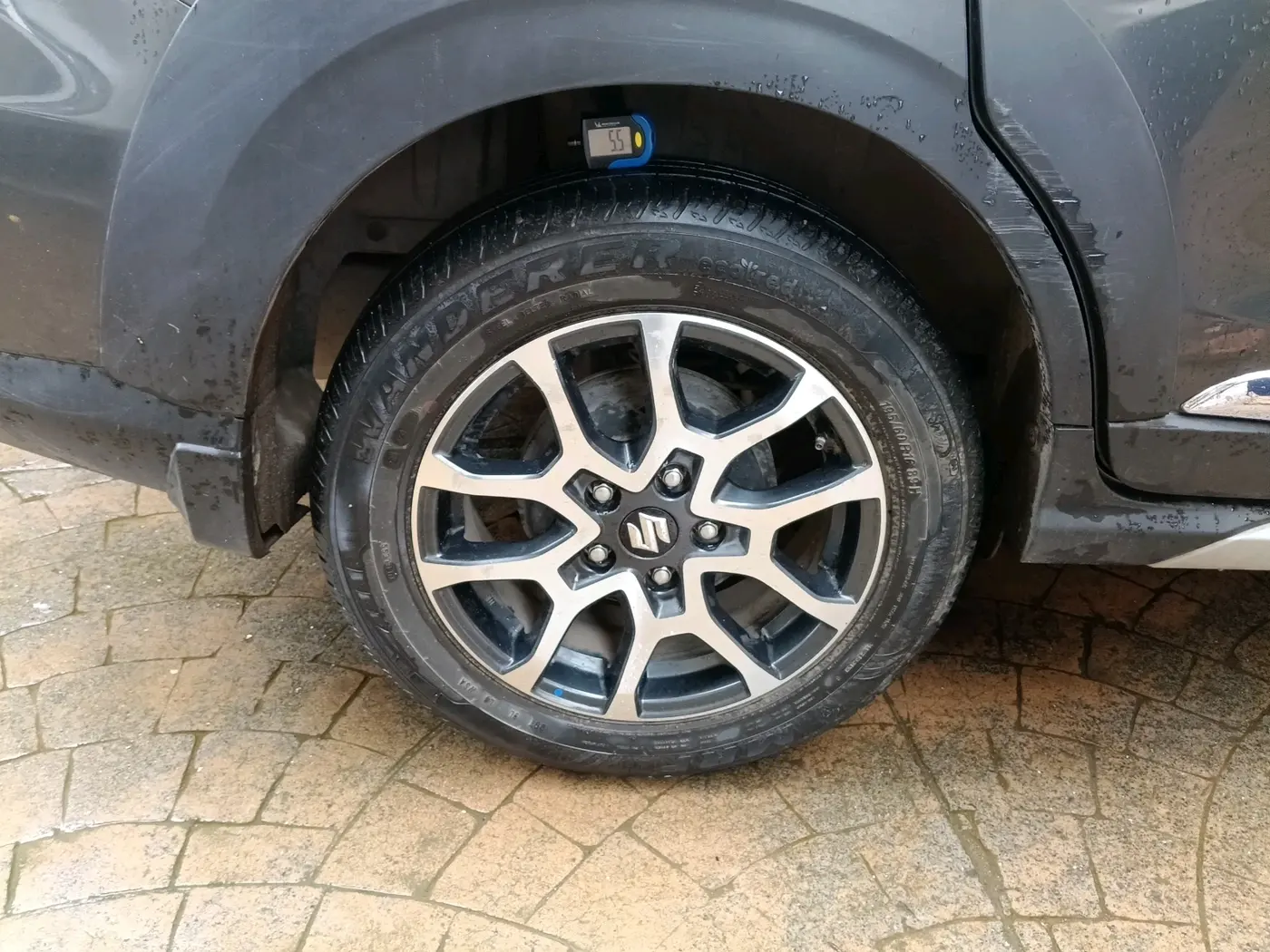 2022 Maruti XL6 ALPHA MT, Petrol, Manual, 28,457 km, tyre