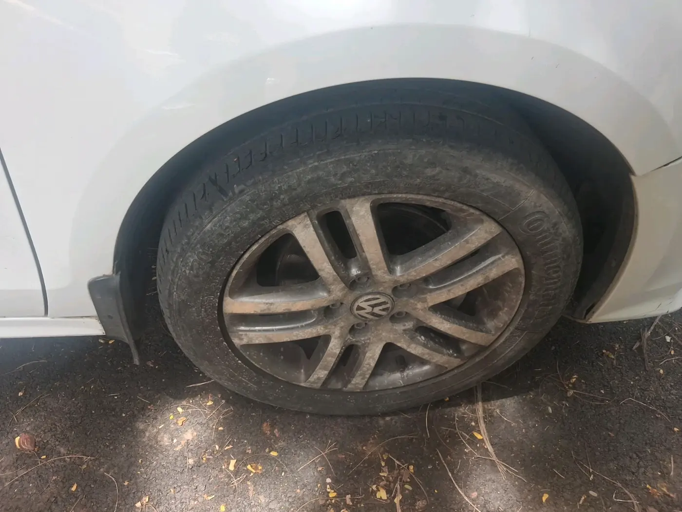 2015 Volkswagen Jetta COMFORTLINE TDI, Diesel, Manual, 1,42,739 km, tyre
