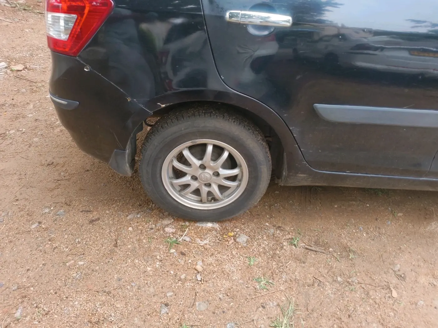 2014 Maruti Swift Dzire VXI, Petrol, Manual, 1,16,247 km, tyre