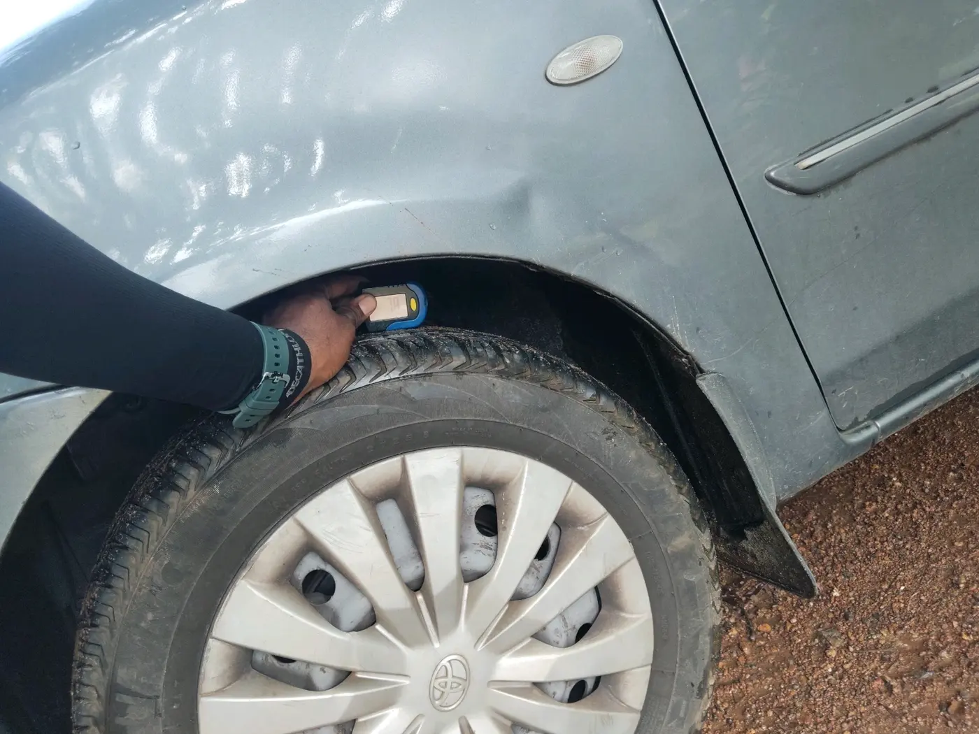 2013 Toyota Etios G, Petrol, Manual, 1,05,487 km, tyre