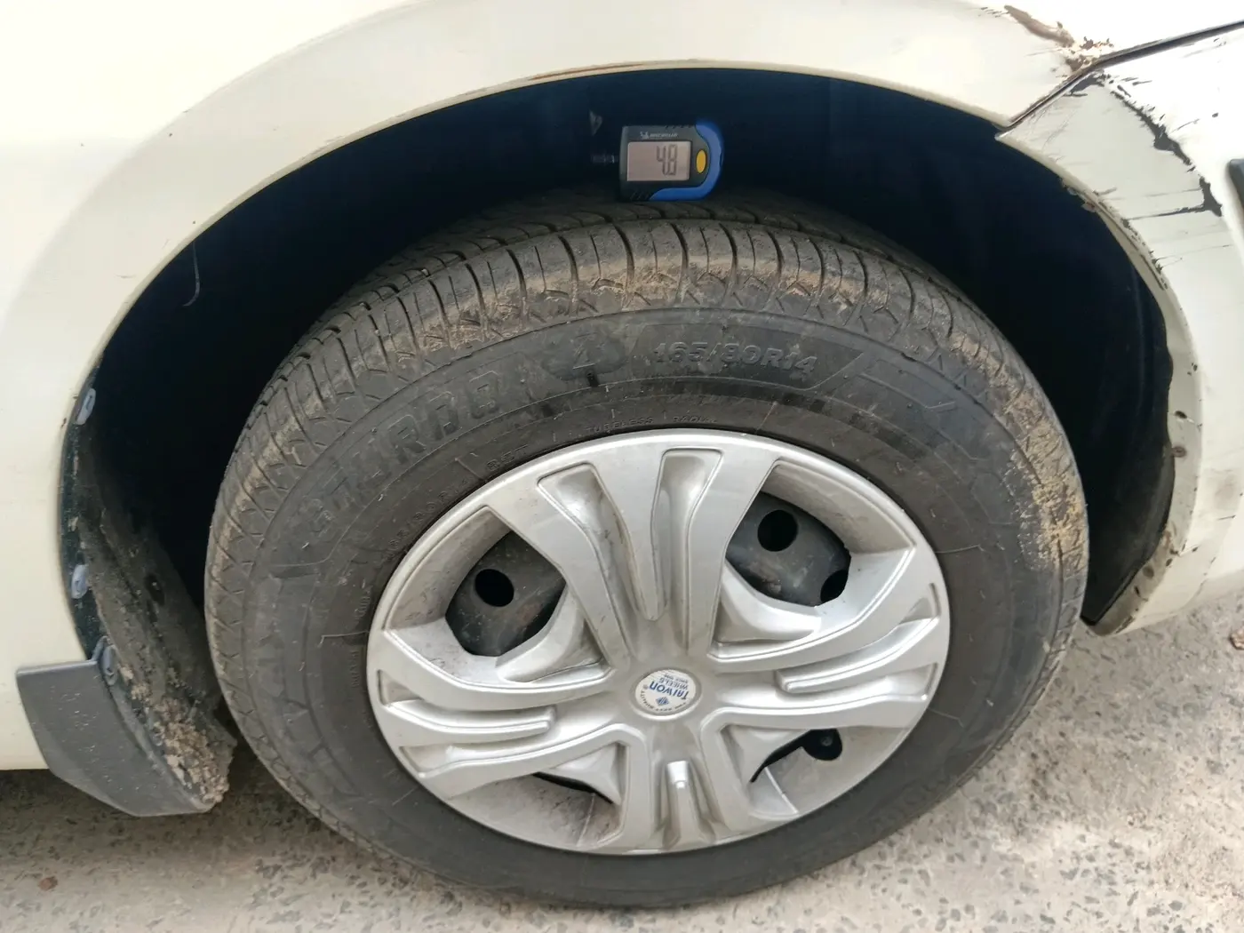 2013 Maruti Swift Dzire VDI, Diesel, Manual, 1,61,023 km, tyre