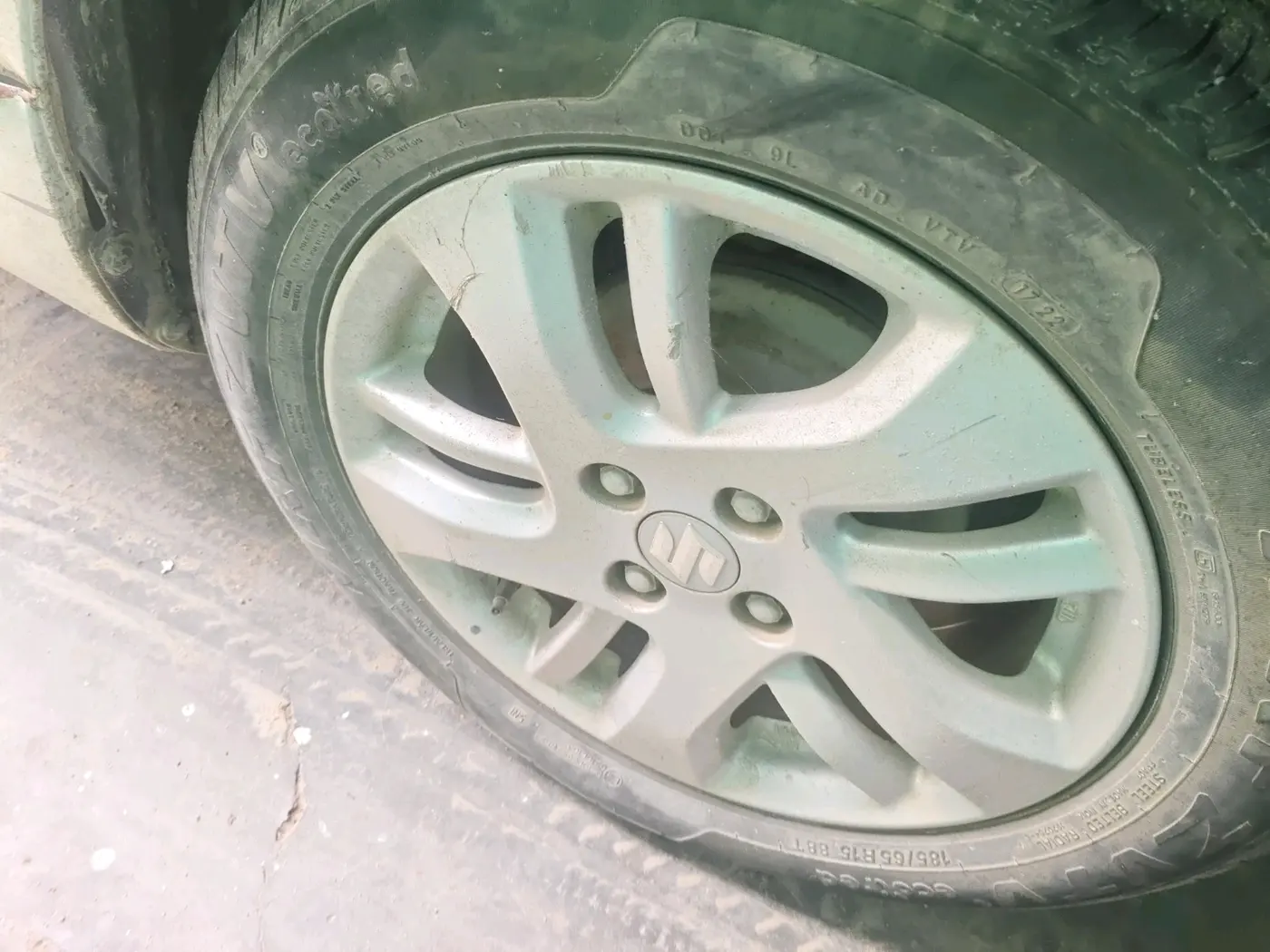 2012 Maruti Swift Dzire ZXI, Petrol, Manual, 1,19,824 km, tyre