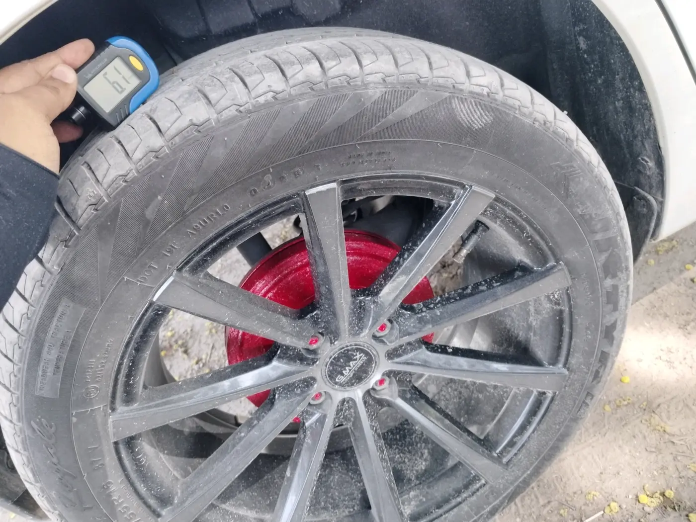 2023 Maruti Swift LXI, Petrol, Manual, 50,446 km, tyre