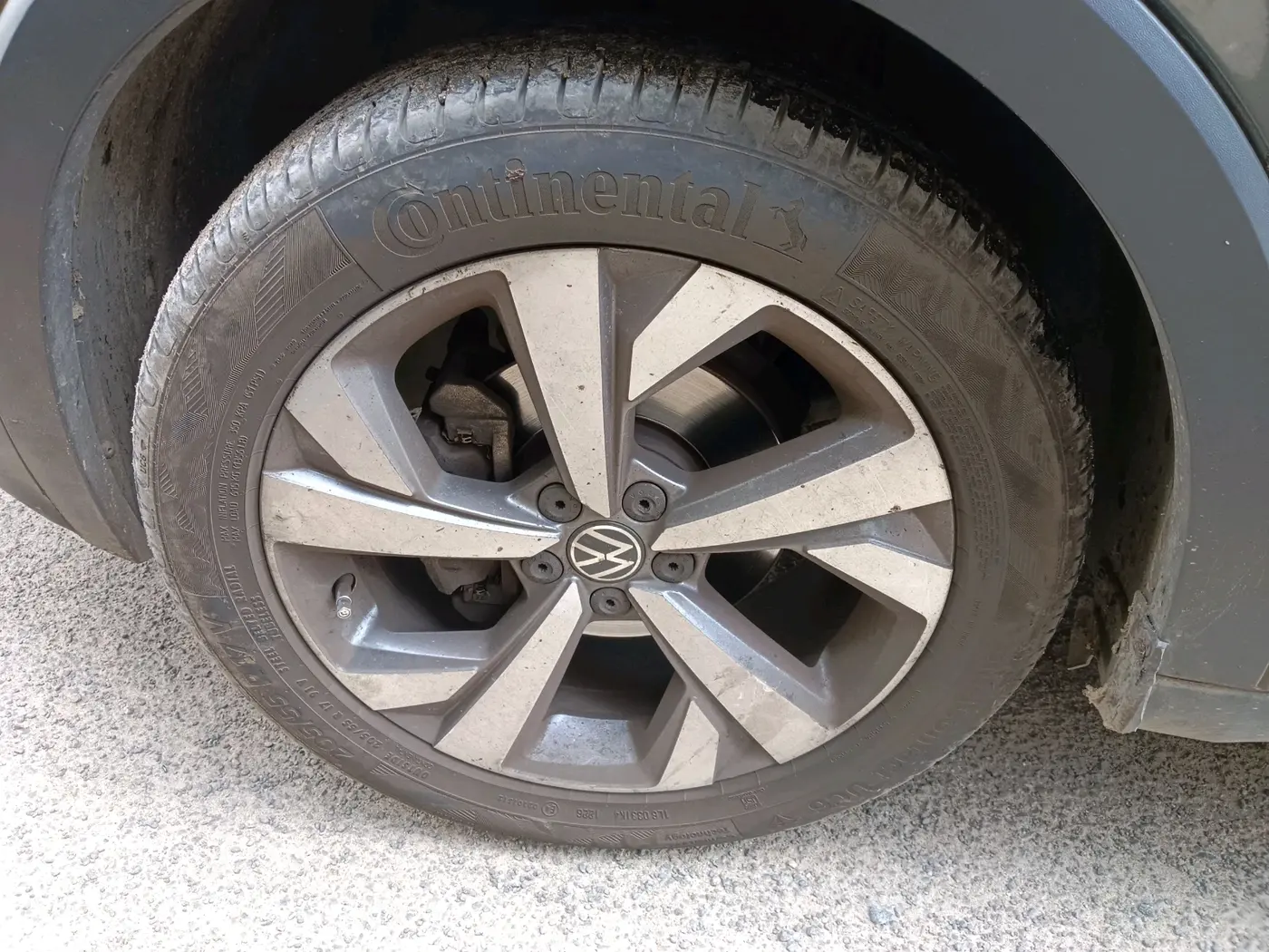 2022 Volkswagen TAIGUN TOPLINE 1.0 TSI AT, Petrol, Automatic, 46,053 km, tyre
