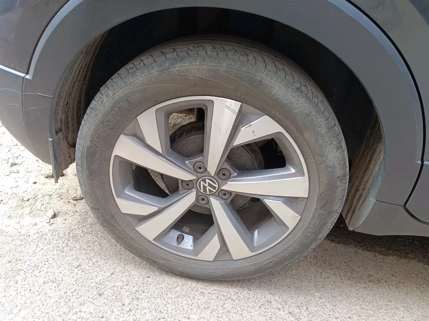 2022 Volkswagen TAIGUN TOPLINE 1.0 TSI AT, Petrol, Automatic, 46,053 km, tyre
