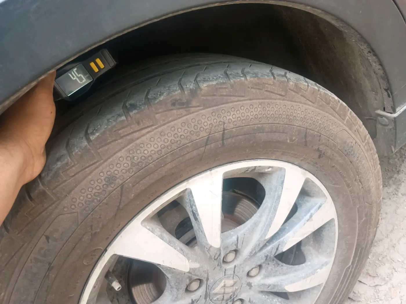 2017 Maruti S Cross ZETA 1.3, Diesel, Manual, 1,17,319 km, tyre