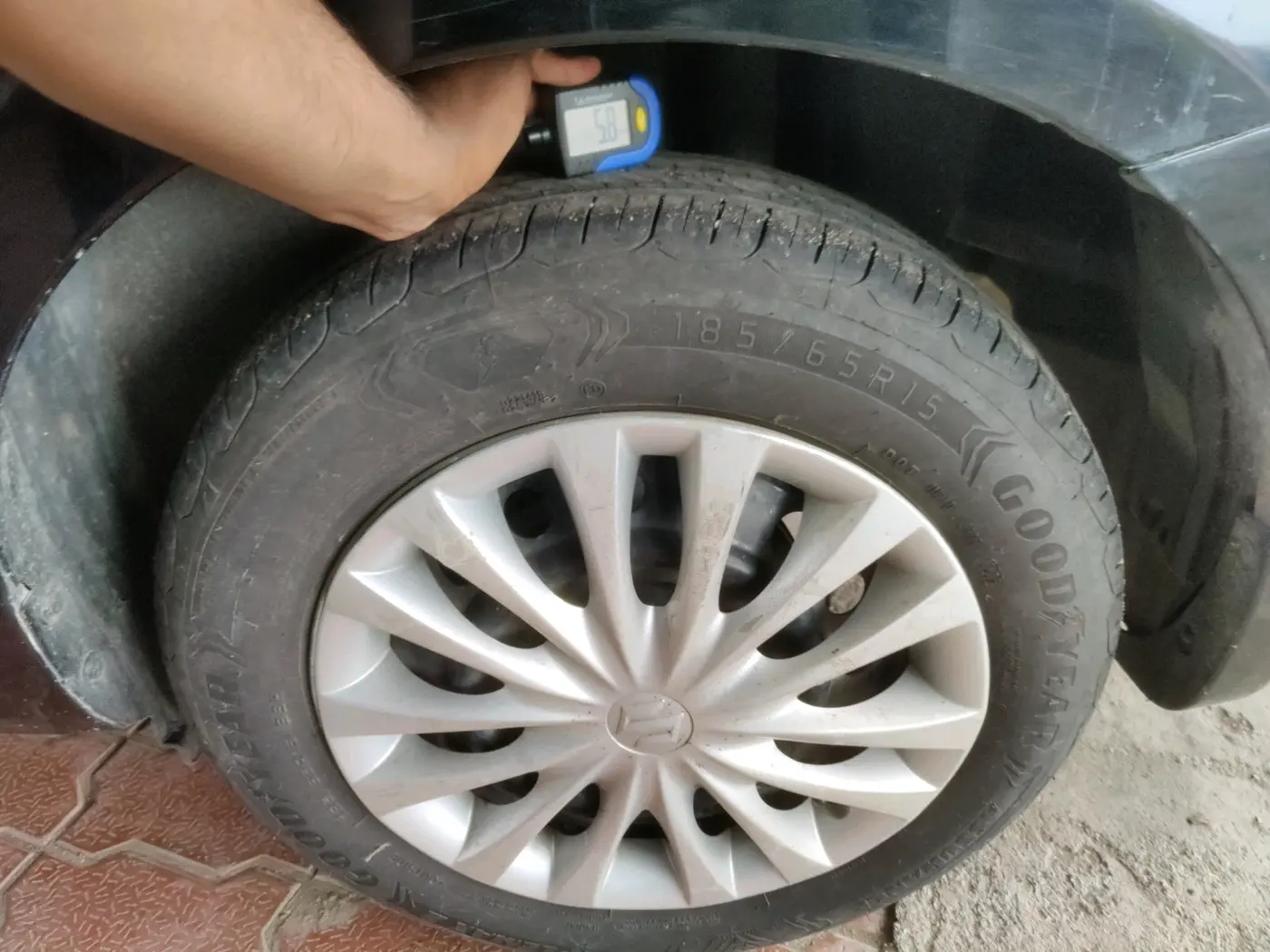 2016 Maruti Ciaz VXI (O), Petrol, Manual, 1,35,313 km, tyre