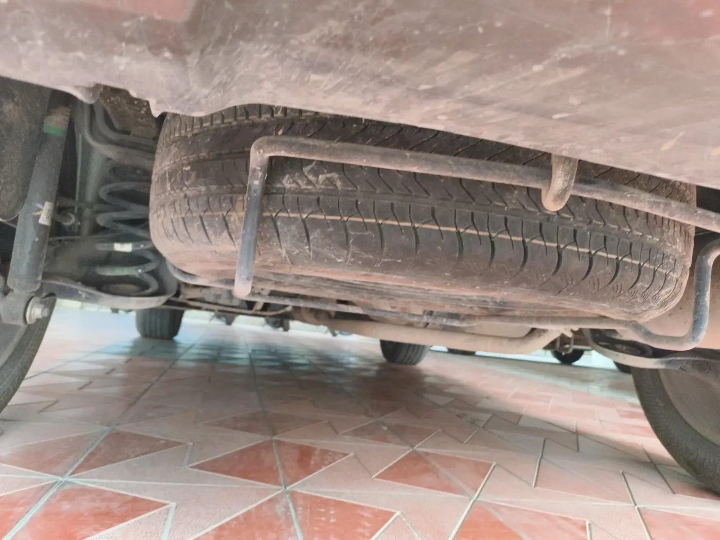 2024 Maruti Grand Vitara ALPHA PLUS HYBRID ECVT, Hybrid, Automatic, 28,482 km, tyre