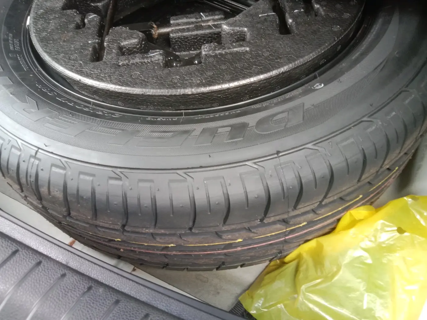 2018 Hyundai Creta SX AT 1.6 PETROL, Petrol, Automatic, 31,806 km, tyre