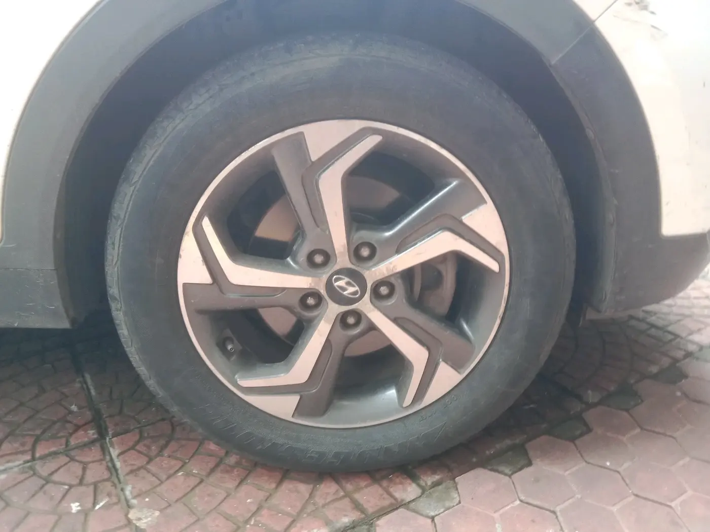 2018 Hyundai Creta SX AT 1.6 PETROL, Petrol, Automatic, 31,806 km, tyre
