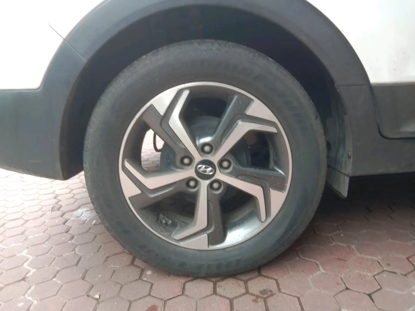 2018 Hyundai Creta SX AT 1.6 PETROL, Petrol, Automatic, 31,806 km, tyre